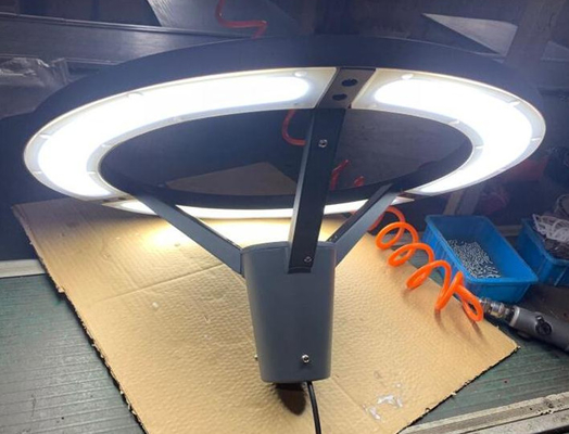 UVpolycarbonats-runde Einschließung des NEMA-Sockel-Yard-Garten-LED beständiges des Licht-60W
